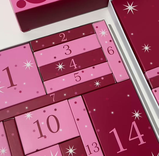 Velora Holiday Glow sminkekalender med 24 luker sminke