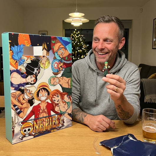 Ett fan med en One Piece-minifigur ur kalendern