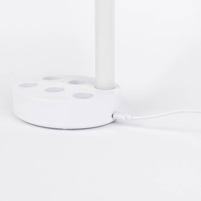 Ladestasjonen til Velora Flamme med seks ladeplasser og ladekabel