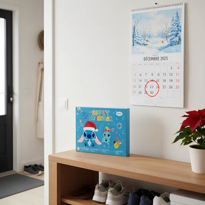 Stitch berlockkalender står i hallen inför december